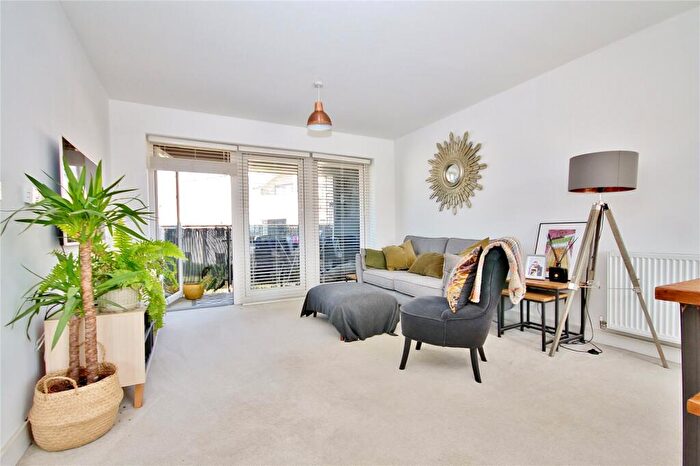 2 Bedroom Apartment For Sale In Reed Street, Woking, Surrey, GU22