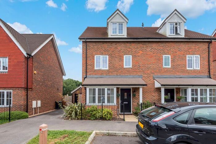 4 Bedroom Town House To Rent In Moy Green Drive, Horley, RH6