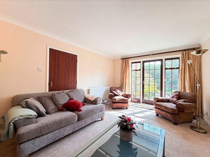 1 Bedroom Flat To Rent In Park Road, Middlesex, UB8