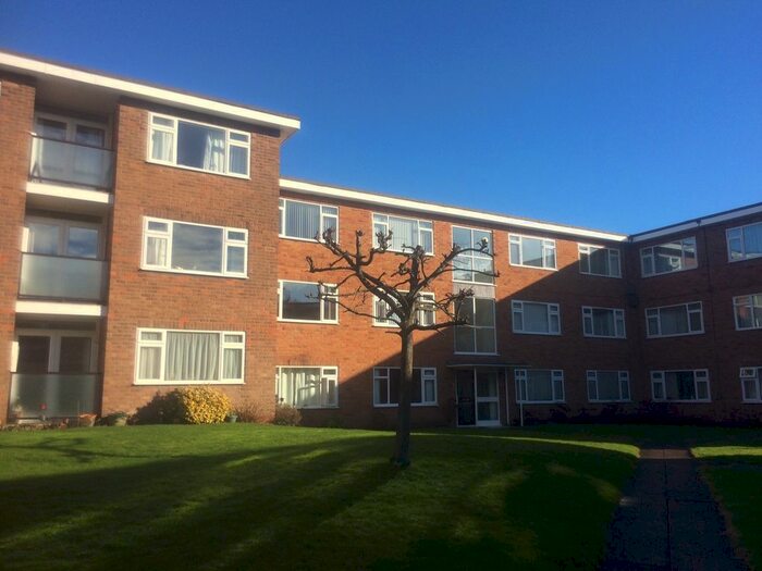 2 Bedroom Flat To Rent In Pine Court, Leamington Spa, CV32