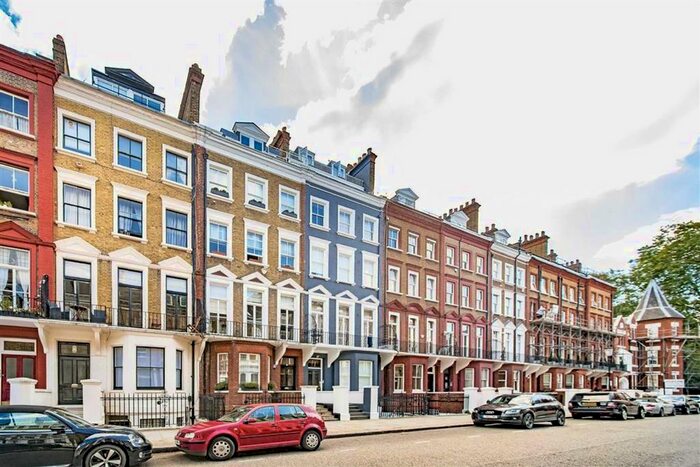 2 Bedroom Flat To Rent In Roland Gardens, London, SW7