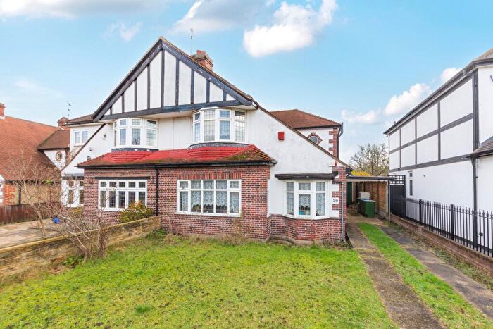 4 Bedroom Semi Detached House For Sale In Walton Road, Sidcup, DA14