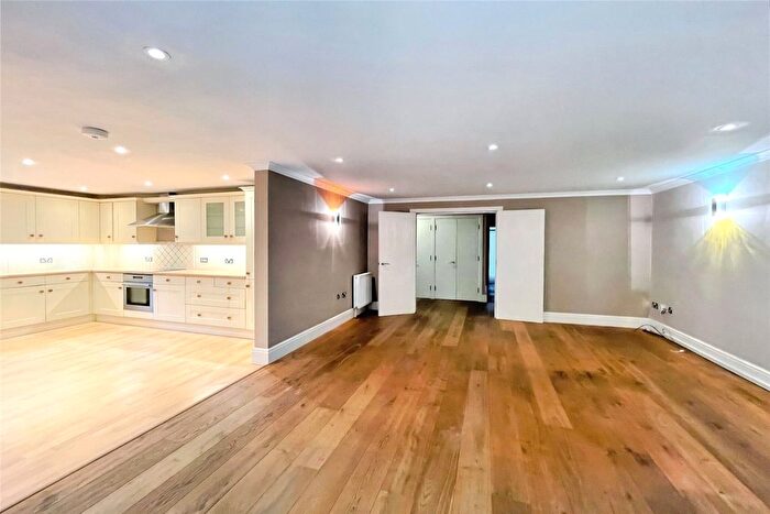 2 Bedroom Flat For Sale In Sandhurst Road, Tunbridge Wells, Kent, TN2
