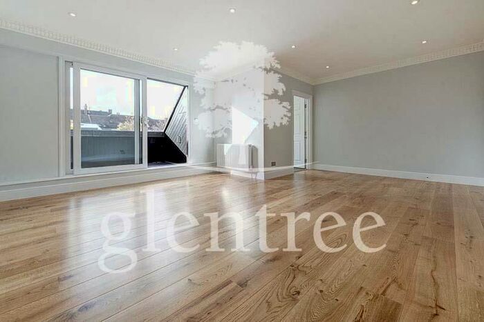 2 Bedroom Flat To Rent In Beechcroft Avenue, Golders Green, NW11