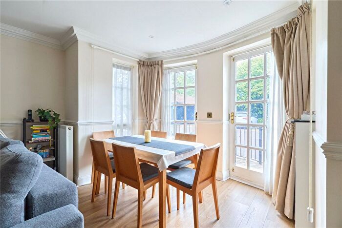 2 Bedroom Flat For Sale In Glebe Road, Cambridge, CB1