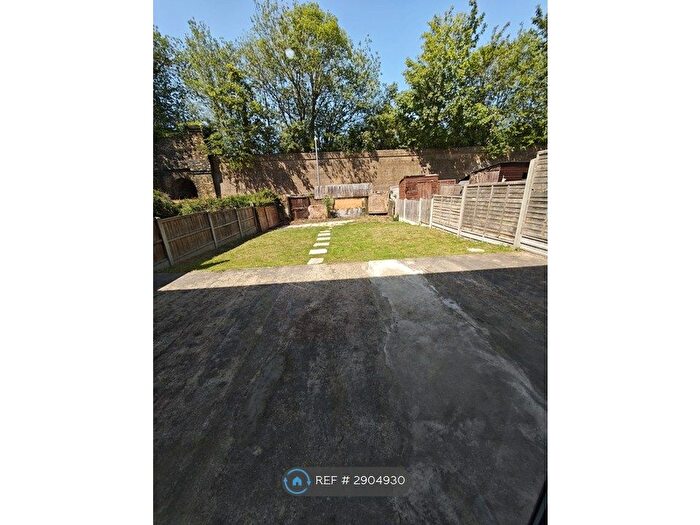 3 Bedroom Semi-Detached House To Rent In Wharf Road, Grays, RM17
