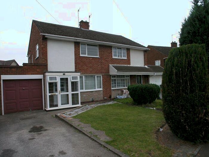 3 Bedroom Semi-Detached House To Rent In Marlow Close, Dudley, DY2