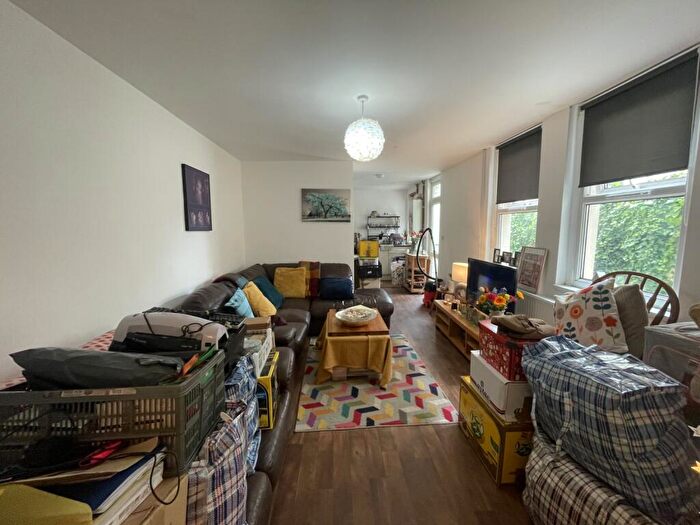 2 Bedroom Flat To Rent In Claude Road, Roath, CF24