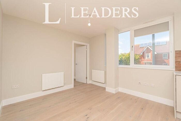 1 Bedroom Apartment To Rent In Compass Point, Southampton, SO16