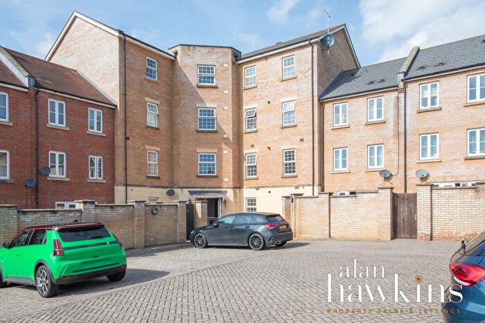 2 Bedroom Apartment For Sale In Doulton Close, Swindon, SN25