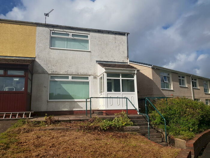 2 Bedroom End Of Terrace House To Rent In Aneurin Way, Sketty, SA2