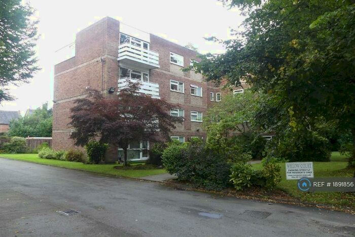 3 Bedroom Penthouse To Rent In Willow Court, Manchester, M14