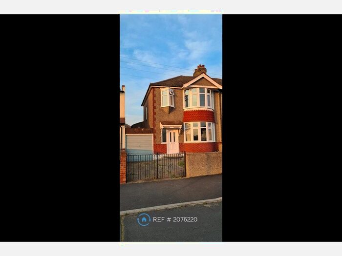 3 Bedroom Semi-Detached House To Rent In Penerley Road, Rainham, RM13