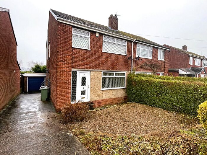 3 Bedroom Semi-Detached House For Sale In Chestnut Close, Dronfield, Derbyshire, S18