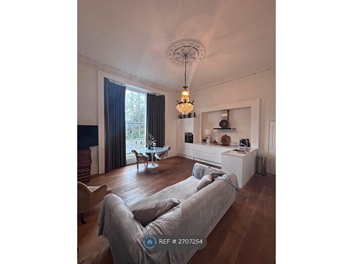 3 Bedroom Flat To Rent In Lansdown Place, Bristol, BS8