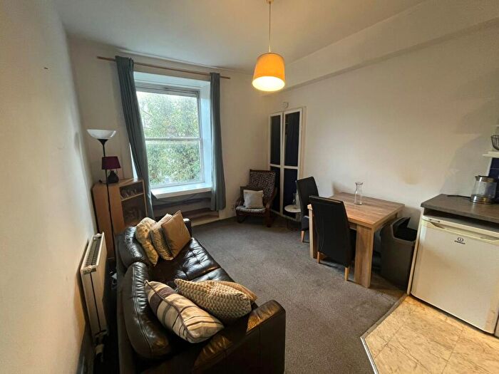 2 Bedroom Flat To Rent In Caledonian Road, Edinburgh, EH11