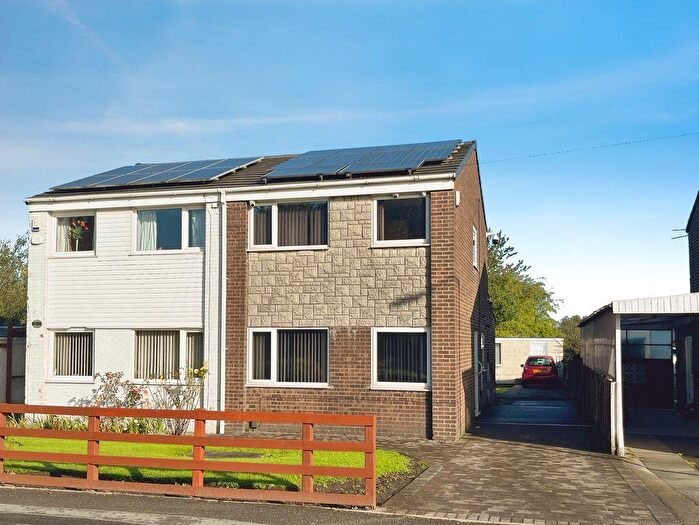 3 Bedroom Semi-Detached House For Sale In Springfield Road, Kearsley, BL4