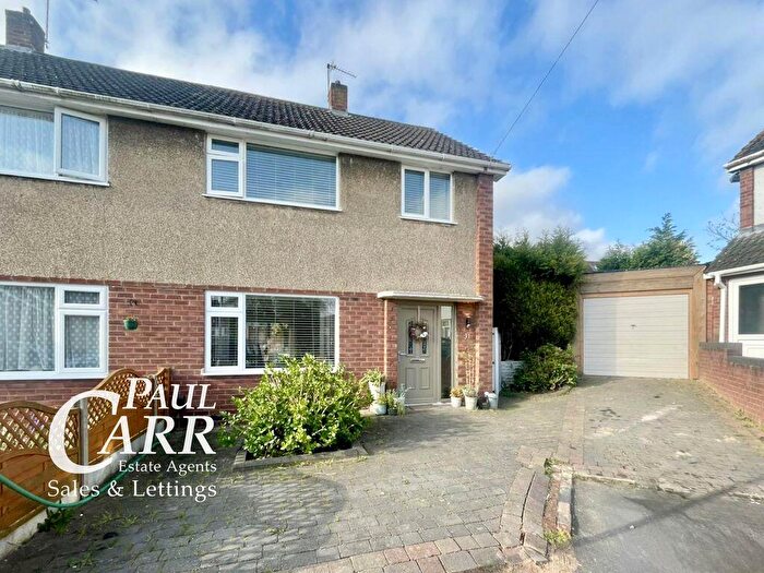3 Bedroom Semi Detached House For Sale In Orchard Close, Dosthill, B77