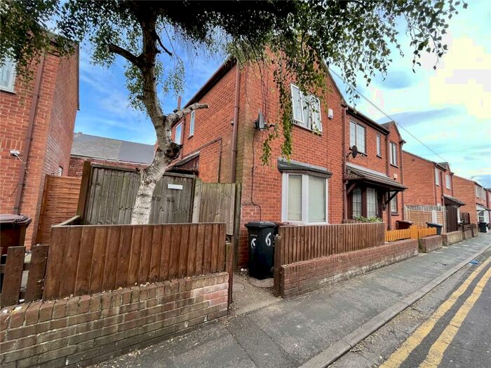 2 Bedroom Semi-Detached House To Rent In Queen Street, Lincoln, Lincolnshire, LN5