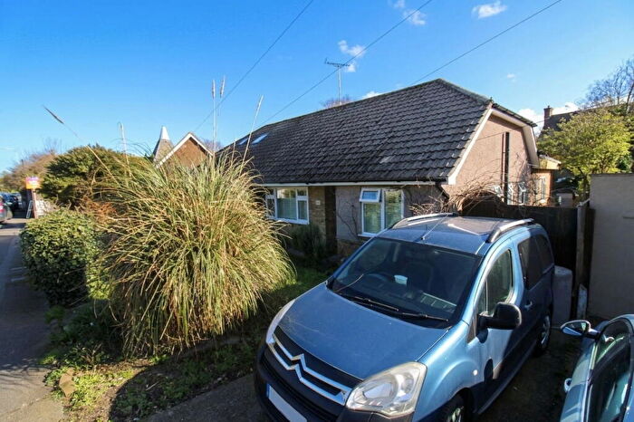 3 Bedroom Semi-Detached Bungalow For Sale In Vale Road, Broadstairs, CT10