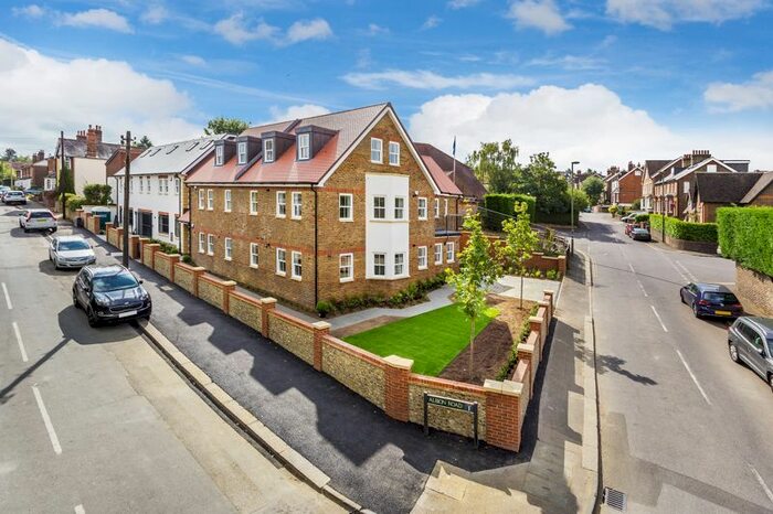 2 Bedroom Flat To Rent In Albion Road, Reigate, RH2