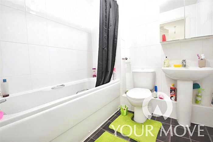 1 Bedroom House To Rent In Romulus Road, Gravesend, Kent, DA12