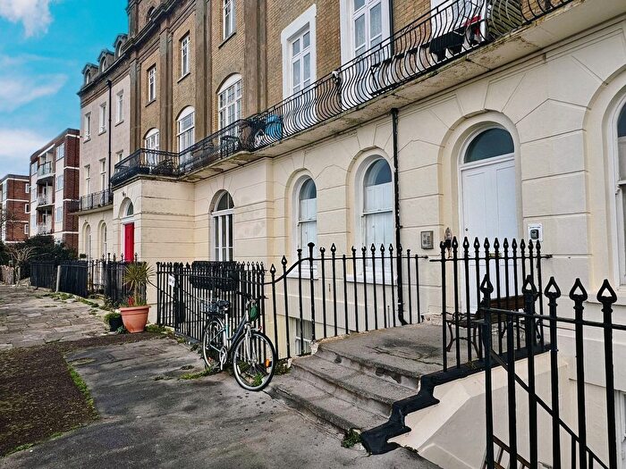 2 Bedroom Flat To Rent In Sea Front, Hayling Island, PO11