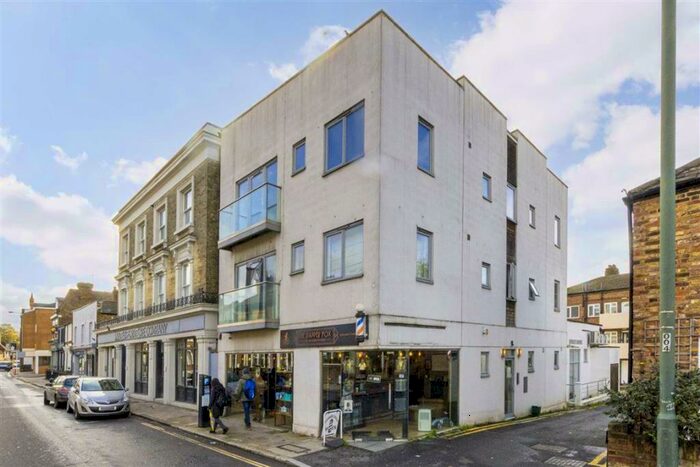 1 Bedroom Flat To Rent In High Street, Hampton Wick, KT1