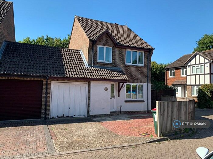 3 Bedroom Detached House To Rent In Windmill Court, Crawley, RH10