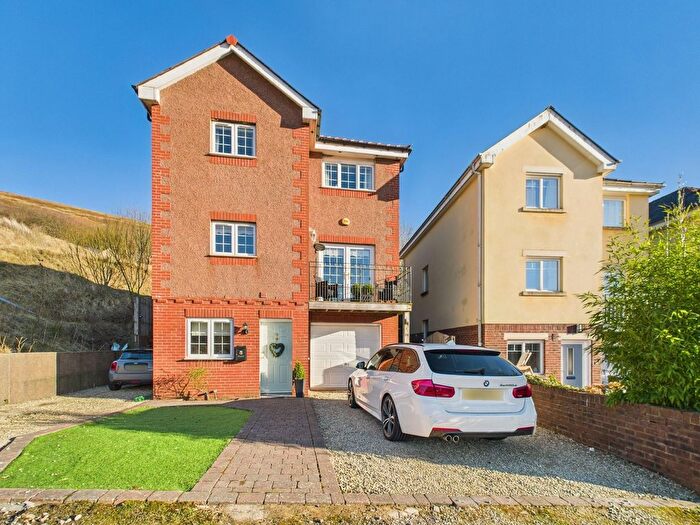 4 Bedroom Town House For Sale In Beech Tree Crescent, Blaina, NP13