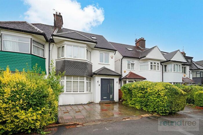 5 Bedroom House For Sale In West View, Hendon, NW4