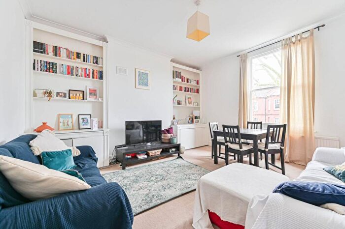 1 Bedroom Flat To Rent In Boundaries Road, Balham, London, SW12
