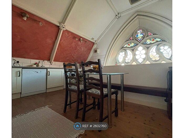 2 Bedroom Flat To Rent In St. Judes, Bristol, BS2