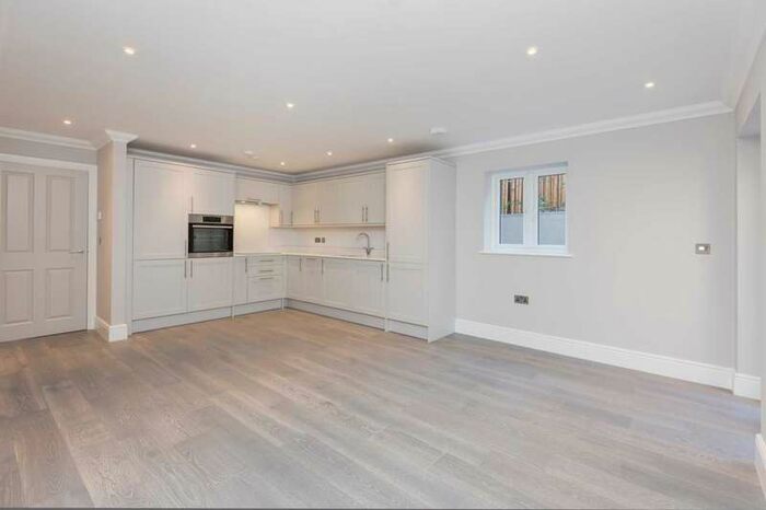 1 Bedroom Flat To Rent In Ballards Rise, South Croydon, CR2