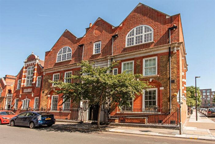 2 Bedroom Flat For Sale In Pilkem Ridge Court, Stepney, E1