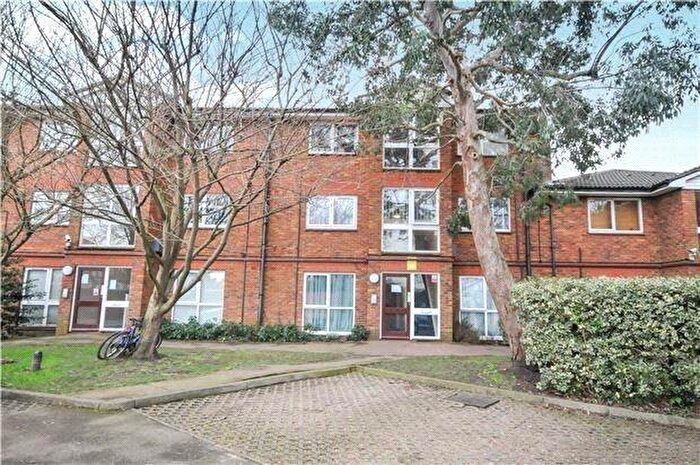 1 Bedroom Apartment To Rent In Morden Road, Mitcham, CR4
