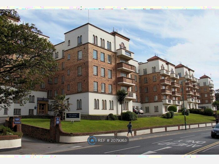 2 Bedroom Flat To Rent In San Remo Towers, Bournemouth, BH5
