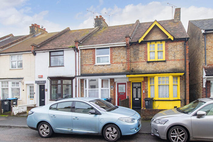 2 Bedroom Terraced House For Sale In Magdala Road, Broadstairs, CT10