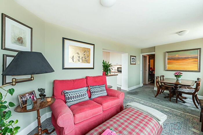 1 Bedroom Flat For Sale In Kings Road, Chelsea, London, SW3