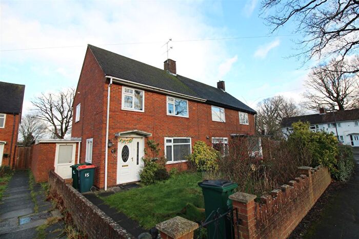 3 Bedroom Property To Rent In Barnfield Road, Northgate, Crawley, RH10