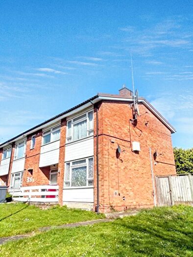 1 Bedroom Apartment For Sale In Franklin Avenue, Slough, Berkshire, SL2