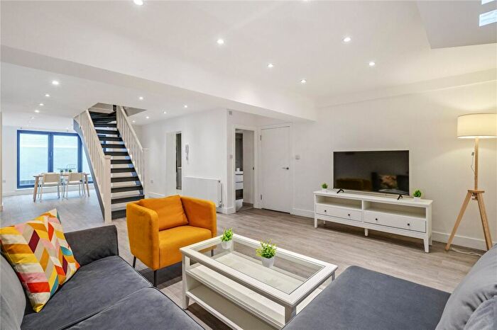 2 Bedroom Apartment For Sale In St. John's Hill, SW11
