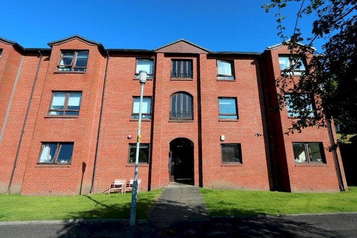 2 Bedroom Flat To Rent In Sandbank Crescent, Glasgow, G20