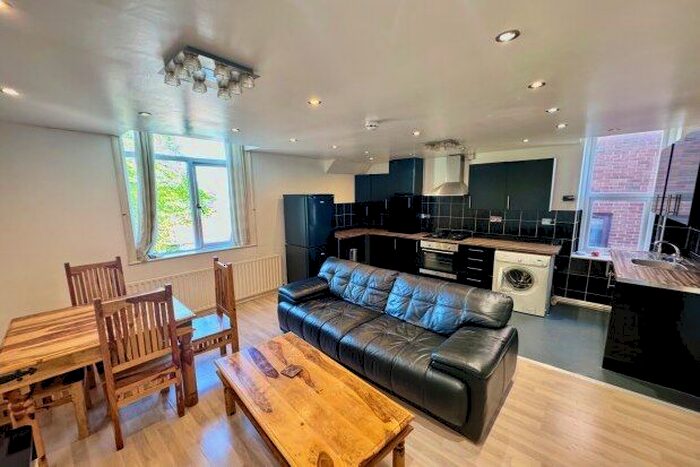 1 Bedroom Flat To Rent In Fox Road, Nottingham, NG2