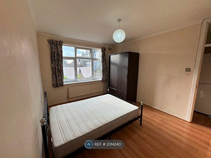 2 Bedroom Flat To Rent In Jesmond Avenue, Wembley, HA9