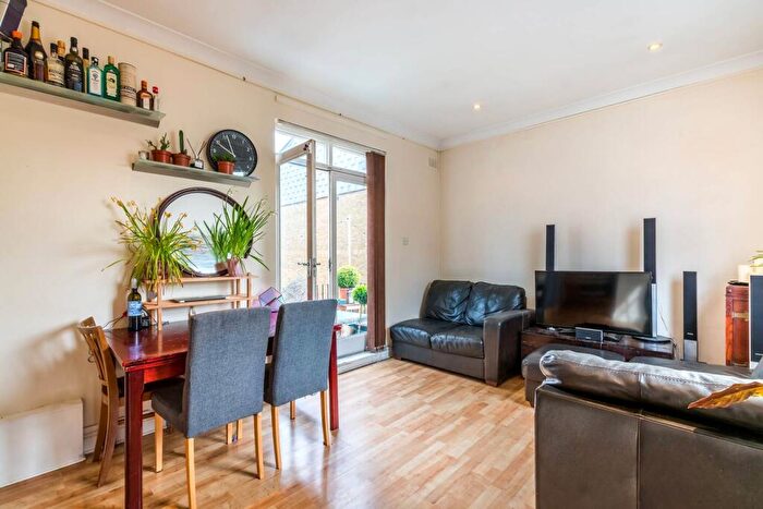 2 Bedroom Flat To Rent In Islington Park Street, Barnsbury, London, N1