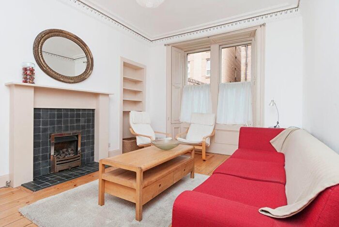 2 Bedroom Flat To Rent In L Gardner's Crescent, Edinburgh, EH3