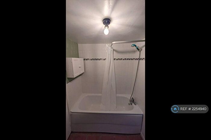 2 Bedroom Flat To Rent In Cranbrook Road, Bristol, BS6