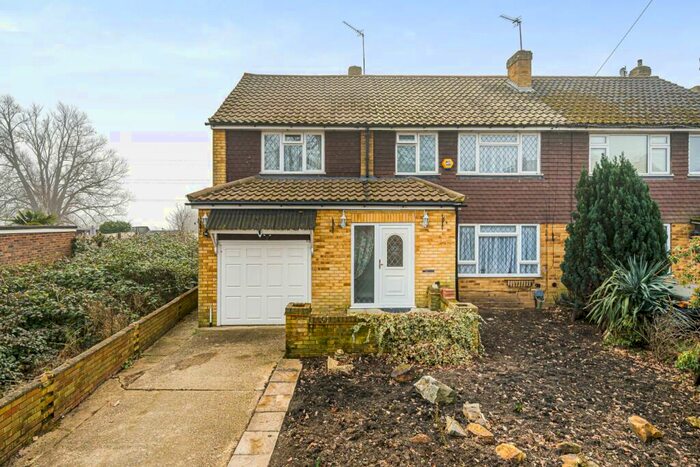 4 Bedroom Semi-Detached House For Sale In Byfleet, Surrey, KT14