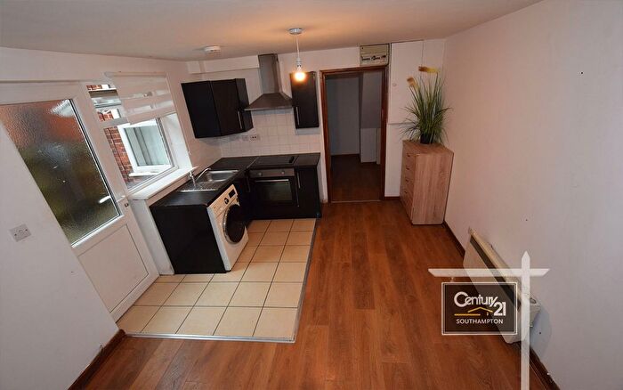 3 Bedroom Flat To Rent In |Ref: |, Hazeleigh Avenue, Southampton, SO19